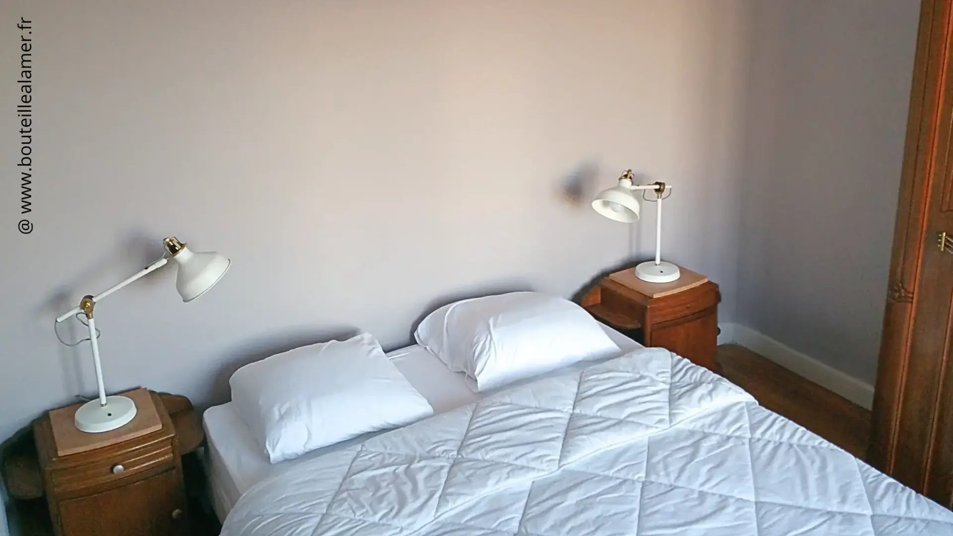 Chambre double lumineuse dans gîte face à l’embouchure de l’AA et de la mer, Bouteille à la Mer, Côte d’Opale, Gravelines.