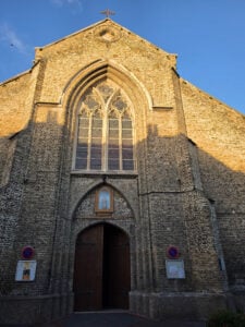 Façade et clocher de l'église Notre-Dame de Grâce — Grand-Fort-Philippe, Côte d'Opale